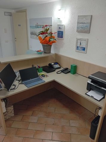 Arredo completo reception hotel B&amp;B affittacamere - Foto 2