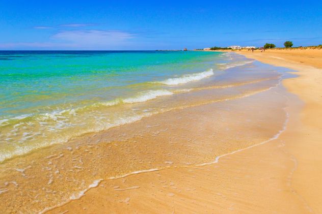 ABITAZIONE CLIMATIZZATA 6-8 posti, 200m SPIAGGIA, LIDO MARINI (UGENTO)