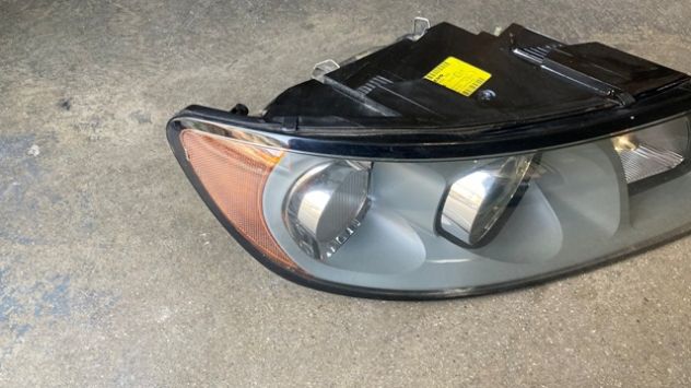Faro anteriore DX Volvo V50 del 2006 (31335222) - Foto 2