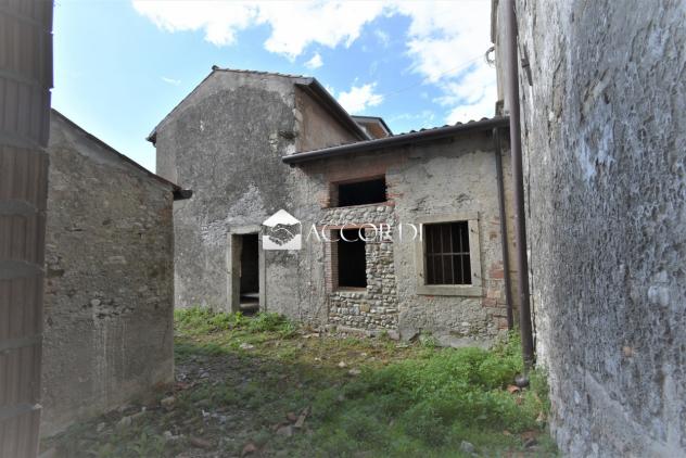 Interessante rustico composto su diversi livelli da ristrutturare in vendita a Cordignano. - Foto 3