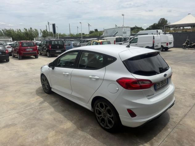 Ford Fiesta 1.5 TDCi 5 porte Vignale 86 cv ST LINE - Foto 6