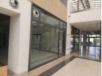 Oltre 3 vetrine in vendita a Formigine