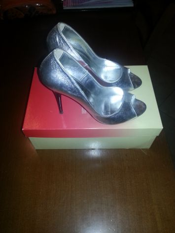 SCARPE DECOLLETE PARI A NUOVE,IN VERA PELLE DI CAPRETTO,TACCO ALTO A SPILLO,PROD - Foto 2