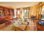Rustico / Casale di 1050 m² con più di 5 locali e posto auto in vendita a M &hellip;