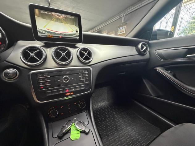 Mercedes-benz CLA 200 d S.W. Automatic Premium Dark Night - Foto 8