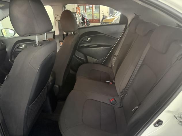 Kia Rio 1.4 CRDI ACTIVE - Foto 9