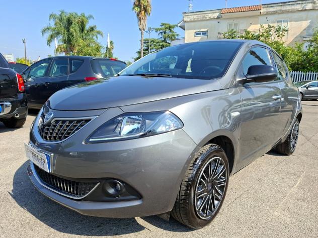 Lancia Ypsilon 1.0 FireFly 5 porte S&S Hybrid Gold - Foto 2
