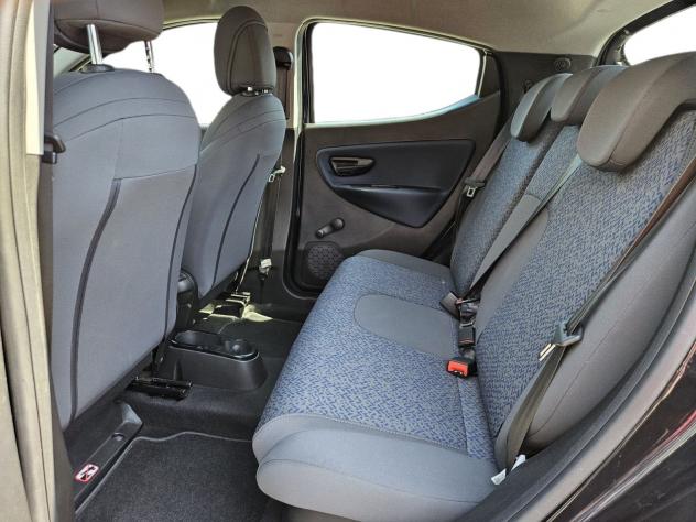 Lancia Ypsilon 1.0 FireFly 70cv Hybrid - Foto 9