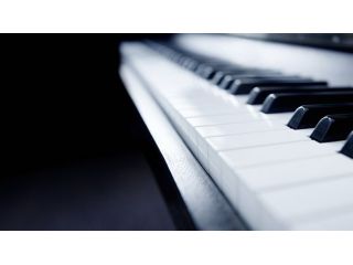 Lezioni di pianoforte e teoria. Arrangiamenti musicali su richiesta.