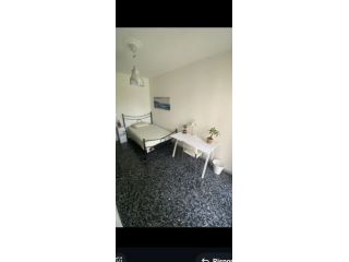 Luminosa stanza singola con terrazzo – Mestre Centro (400 €) ?