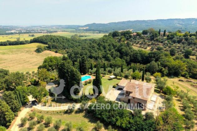Rustico / Casale di 300 m² con 5 locali in vendita a Cetona - Foto 4