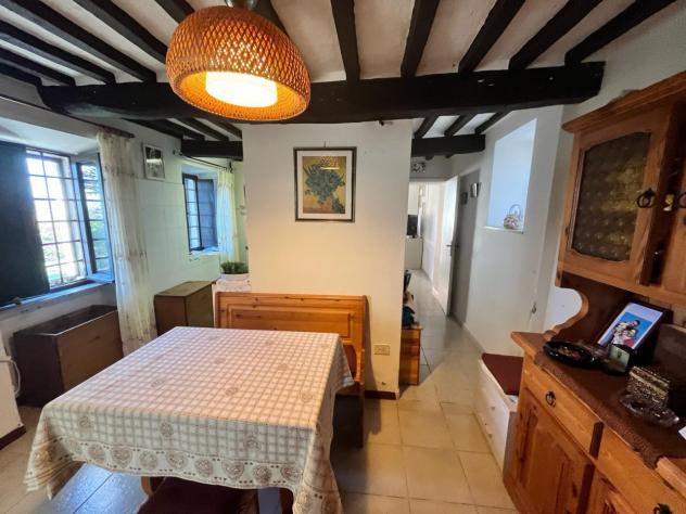 Nel Villaggio di Montebuono, a soli 10 km dalle Terme di Sorano e a 18 km da Pitigliano,
vendiamo un casale di circa 150 mq su due piani composto: Pi - Foto 13