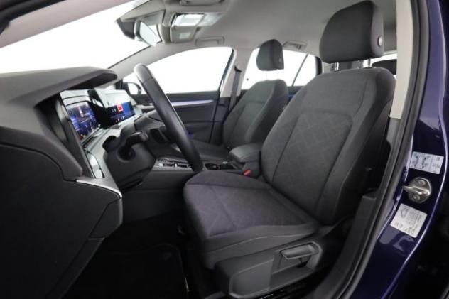 VOLKSWAGEN Golf Golf 1.0 eTSI EVO DSG Life rif. 23734877 - Foto 2