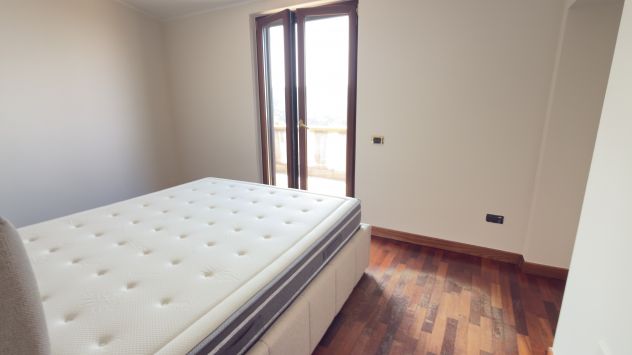 APPARTAMENTO RISTRUTTURATO SU DUE LIVELLI E VISTA MARE - Foto 7