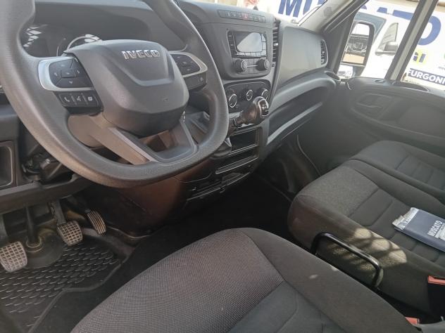 IVECO Daily (2014--) Daily 35C12B BTor 2.3 HPT PC-RG Cabinato - Foto 10