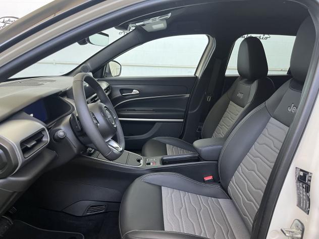 Jeep Avenger 4xe Hybrid 1.2 MHEV 4xe Overland TUA DA 289,00 AL MESE - Foto 7