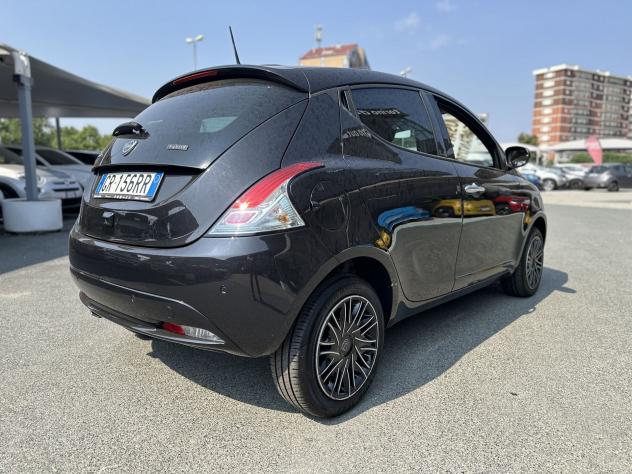 Lancia Ypsilon 1.0 FireFly 70cv Hybrid Silver - Foto 7
