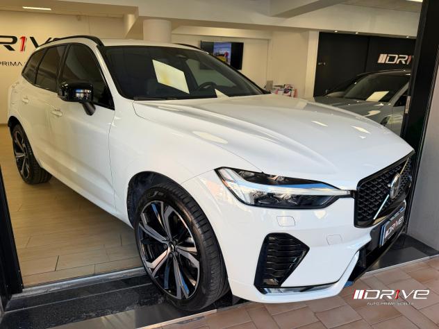 VOLVO XC60 (2017--) XC60 B4 (d) AWD Geartronic R-design - Foto 2