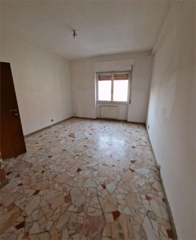V000907 - CERMENATE centro vendiamo QUADRILOCALE con solaio - Foto 5