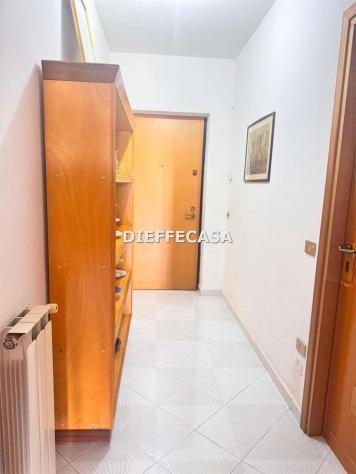 V2639 - In vendita in centro appartamento con balconi e posti auto - Foto 8