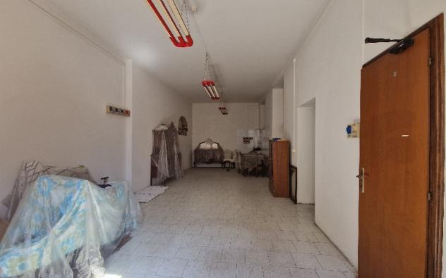 PORZIONE RISTRUTTURATA CON ASCENSORE - Foto 4