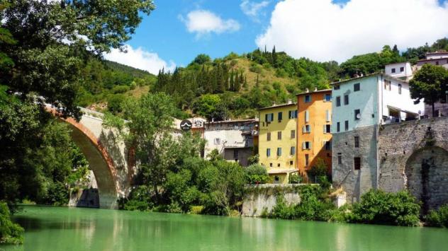 Nel cuore pulsante di fossombrone, in una posizione di prestigio su corso garibaldi, proponiamo in vendita/affitto locale commerciale di circa 25 mq a - Foto 5