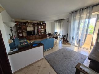 APPARTAMENTO di 4 vani e di 100 mq (MONTALE) rif. AA-SNS