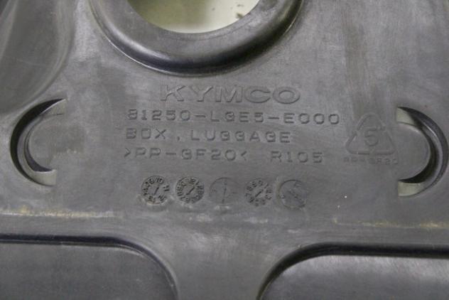 KYMCO PEOPLE 125 GT 81250LGE5E000 VASCA SOTTOSELLA 10 - 17 HELMET COMPARTMENT - Foto 3