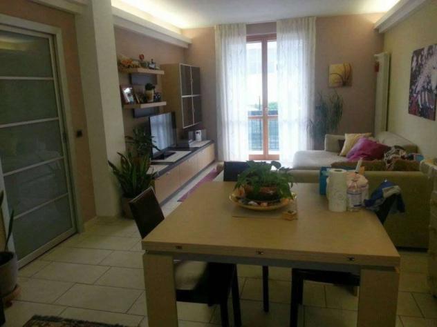 casa indipendente in vendita a Carrara