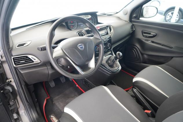 Lancia Ypsilon 1.2 69 CV GPL Gold - Foto 8