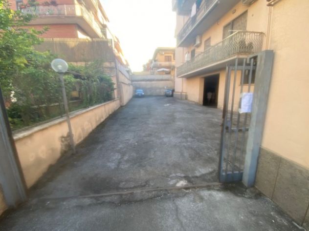 Locale magazzino a Finocchio vicino v. Casilina
