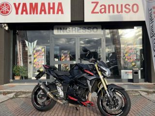 Suzuki GSR 750 null