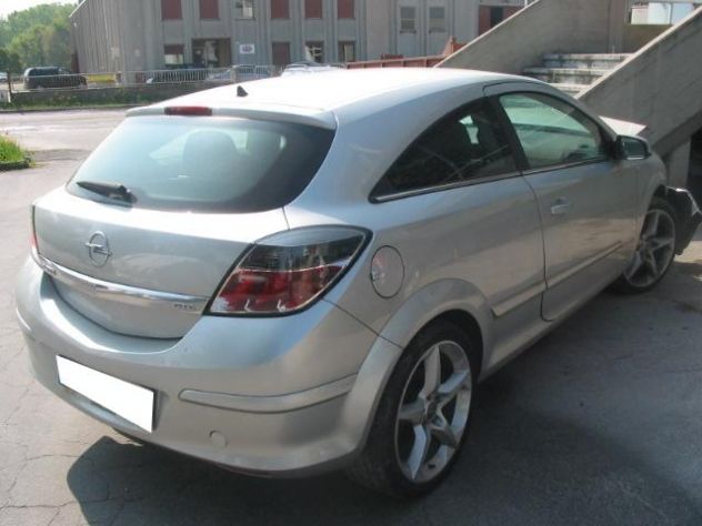 Opel Astra GTC 1.9 16V CDTI 150 CV 3p. Sport - Foto 2
