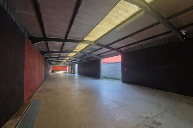 Immobile di 2700 m² con più di 5 locali in vendita a Pero - Foto 12