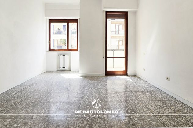 PRESTIGIOSO APPARTAMENTO C.SO UMBERTO ANGOLO CORSO DUE MARI - Foto 3