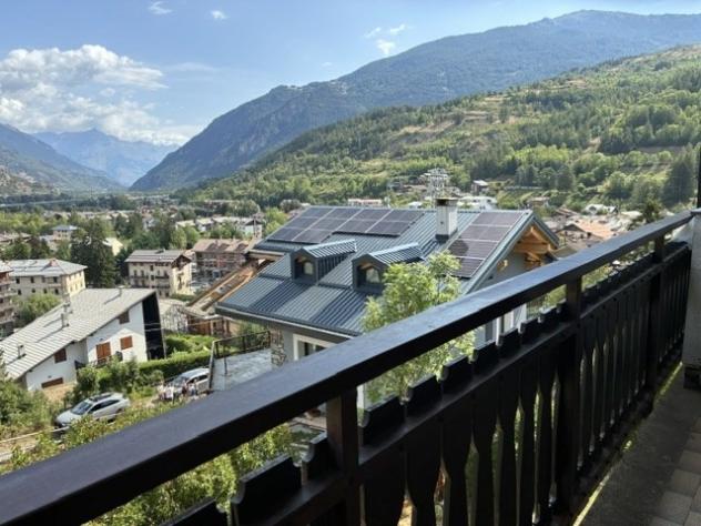 SPLENDIDO TRILOCALE CON DUE BAGNI, CUCININO, AMPIO SOGGIORNO, RIPOSTIGLIO, GARAGE, OTTIMA POSIZIONE. - Foto 6