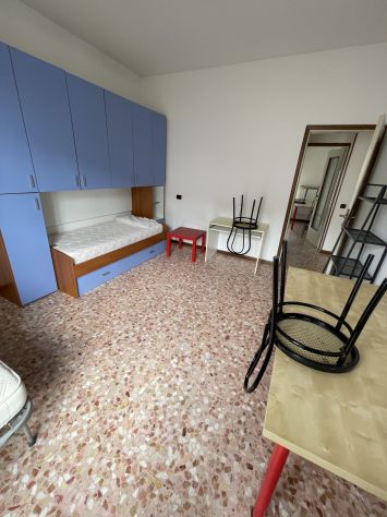 trilocale per studenti traversa viale Campari - Foto 2