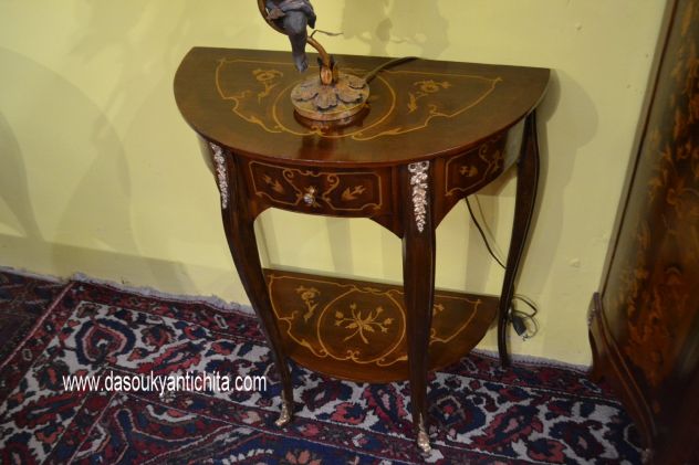 Tavolino-comodino mezzo giro intarsiato stile Luigi XV - Foto 9