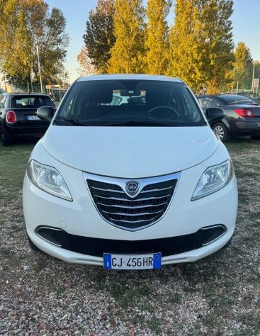 Lancia Ypsilon 0.9 TwinAir 85 CV 5 porte Metano Ecochic Gold - Foto 2