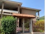 Fantastica villa con 4600mqgiardino, 3 appartamenti terrazzati,tav,box
