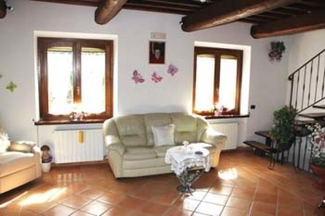 Porano - Vendesi villa con piscina e 1,5 ha di terreno - Foto 6