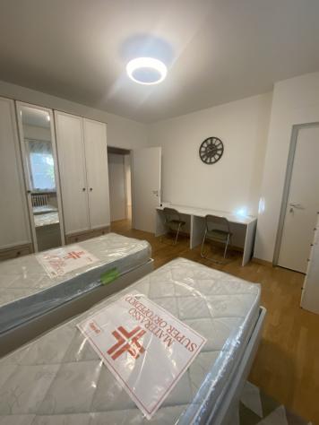 Stanza in appartamento in affitto a Novara
