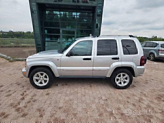 Jeep Cherokee valutiamo usato /scambio - Foto 3