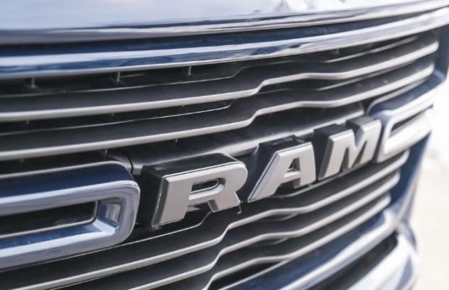 RAM 1500 5.7 V8 Crew Cab Sport Autocarro N1 rif. 23834682 - Foto 5