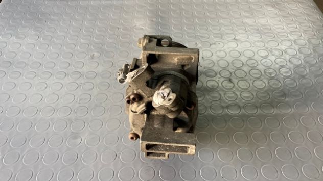 Compressore climatizzatore Peugeot 107 1.0 del 2007 (88310-0H010) - Foto 4