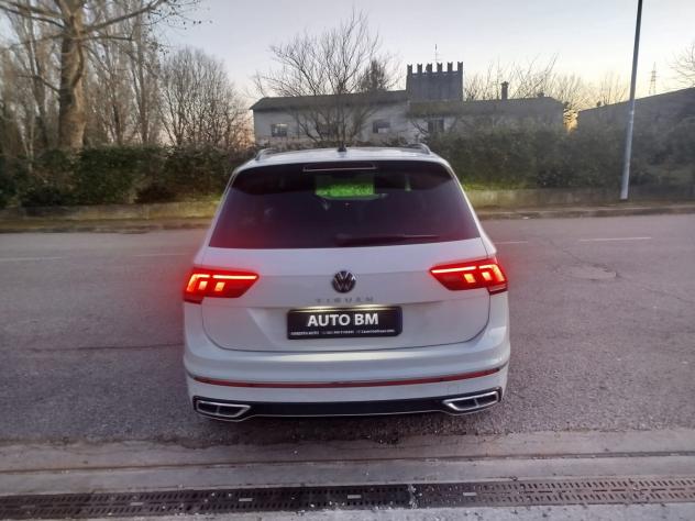 VW Tiguan 2.0 TDI 150 CV DSG R LINE - Foto 3