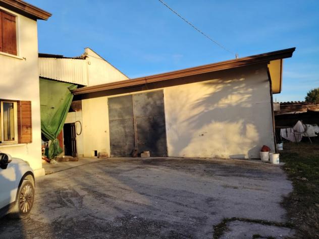 CASA INDIPENDENTE di 7 vani e di 240 mq (SANT'ANGELO DI PIOVE DI SACCO) rif. 011 BIS - Foto 3