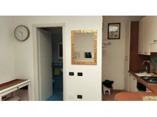 PORTUENSE MONOLOCALE ARREDATO CON INGRESSO INDIPENDENTE