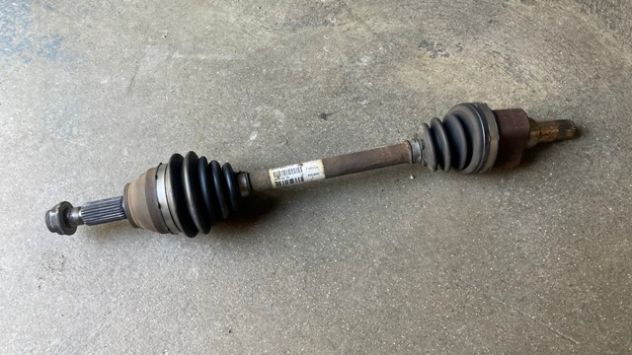 Semiasse anteriore SX Ford Fiesta 1.2 benzina del 2011 (8V51-3B437-AAA)