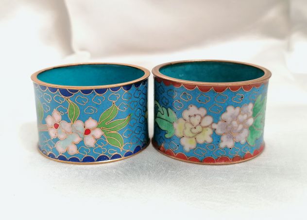 SET 6 ANTICHI PORTA-TOVAGLIOLO IN METALLO E SMALTI CLOISONNÉ, CINA, 1900. - Foto 7